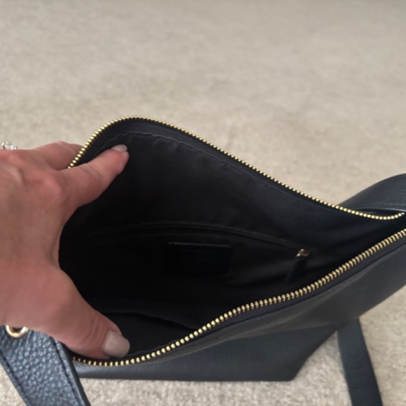 Authentic Coach Black Pebbled Leather Large Crossbody Bag - Picture 3 of 5